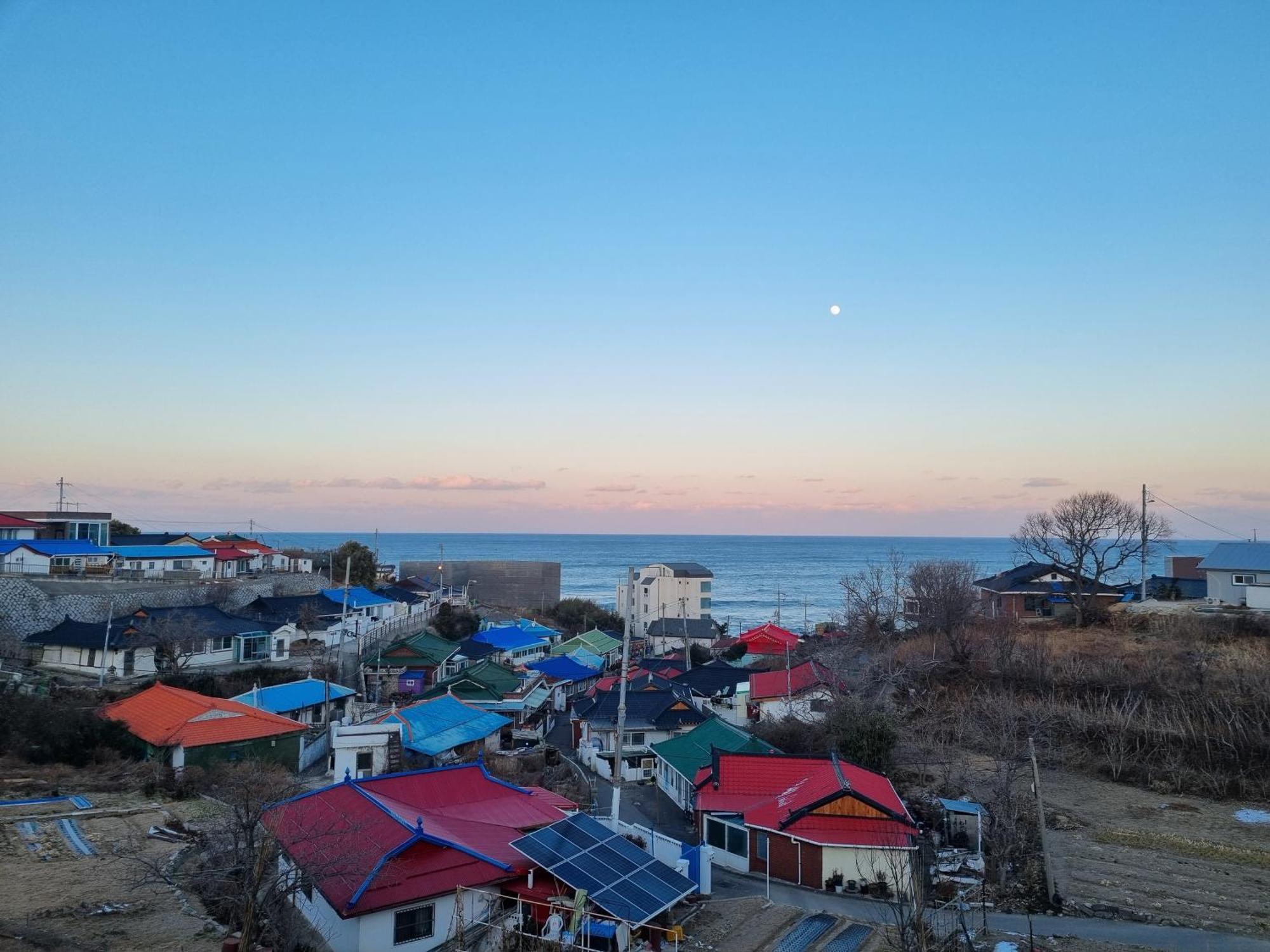 Sinami Hostel Gangneung Bagian luar foto